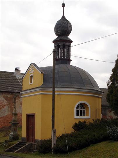 Kaple sv. Rodiny Žádlovice - Loštice