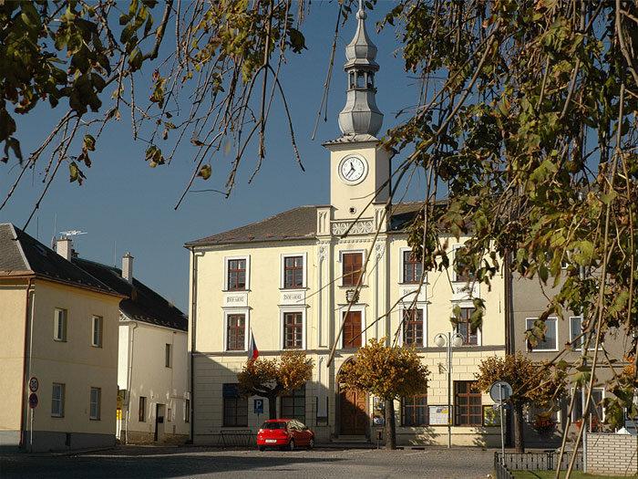 Radnice v Lošticích