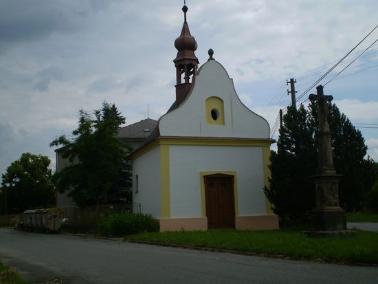 kaplička v Doubravicích